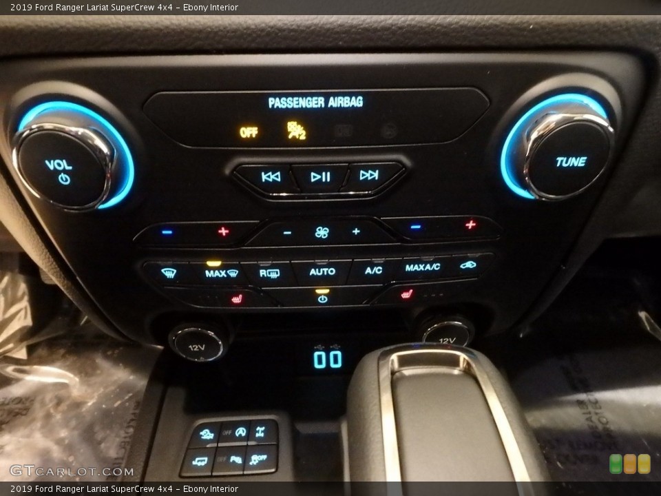 Ebony Interior Controls for the 2019 Ford Ranger Lariat SuperCrew 4x4 #131613451