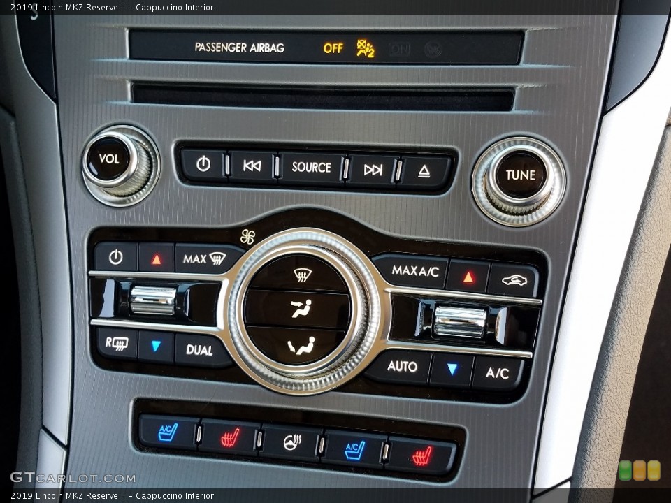 Cappuccino Interior Controls for the 2019 Lincoln MKZ Reserve II #131622709
