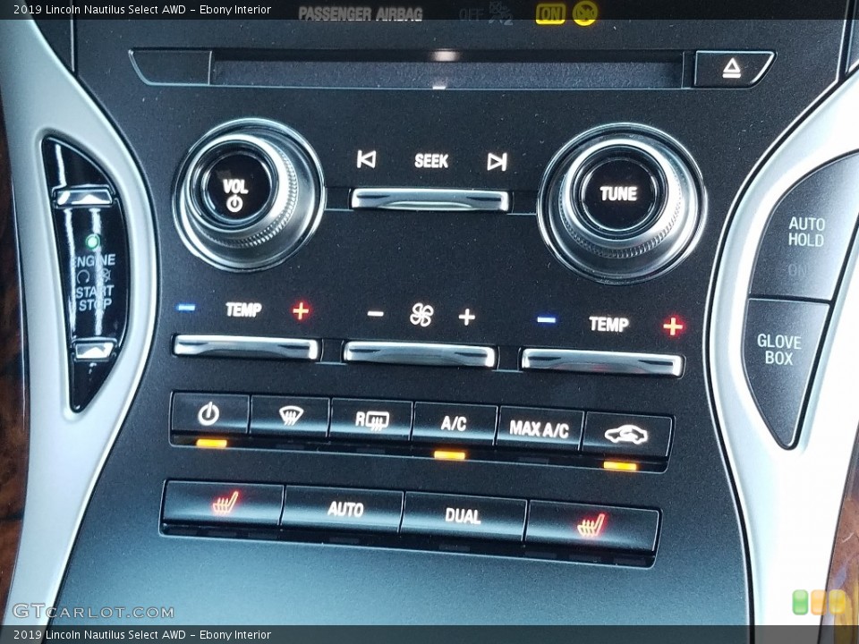 Ebony Interior Controls for the 2019 Lincoln Nautilus Select AWD #131623579