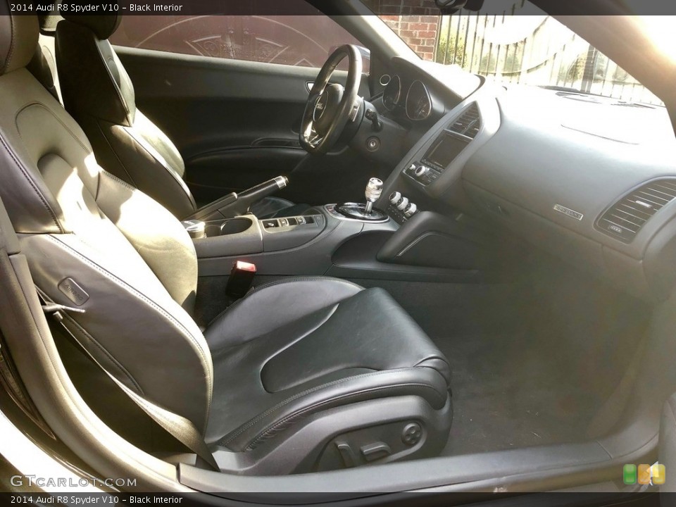 Black Interior Front Seat for the 2014 Audi R8 Spyder V10 #131626573