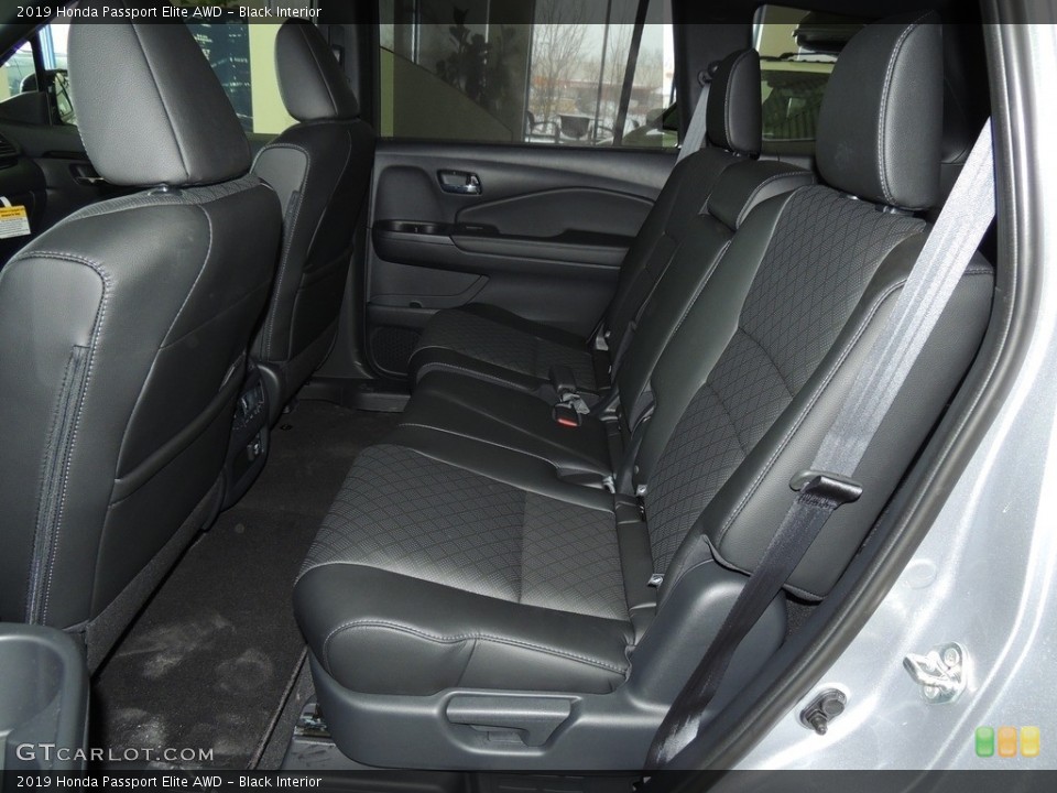 Black Interior Rear Seat for the 2019 Honda Passport Elite AWD #131722691