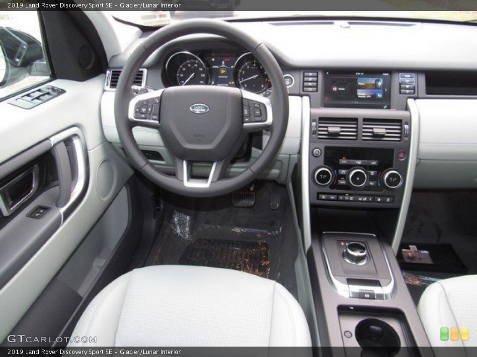 Glacier/Lunar Interior Dashboard for the 2019 Land Rover Discovery Sport SE #131728889