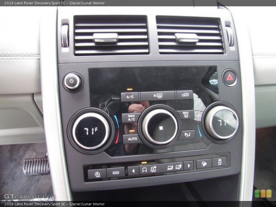 Glacier/Lunar Interior Controls for the 2019 Land Rover Discovery Sport SE #131729183