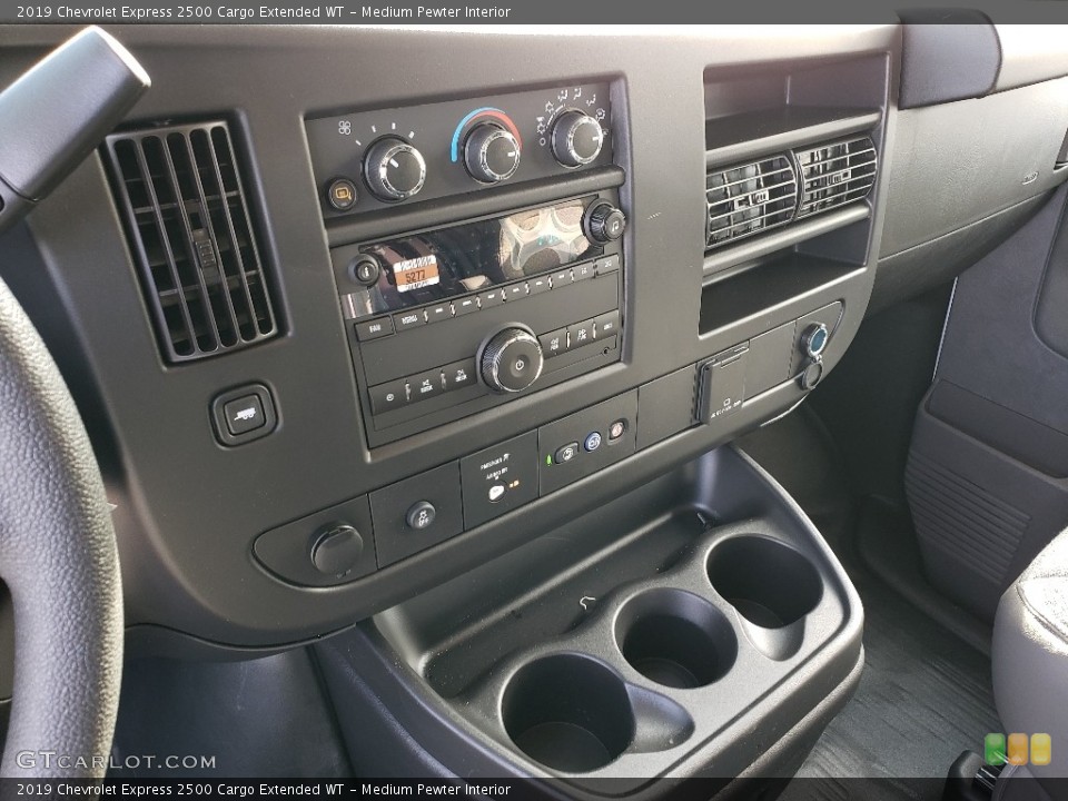 Medium Pewter Interior Controls for the 2019 Chevrolet Express 2500 Cargo Extended WT #131795447