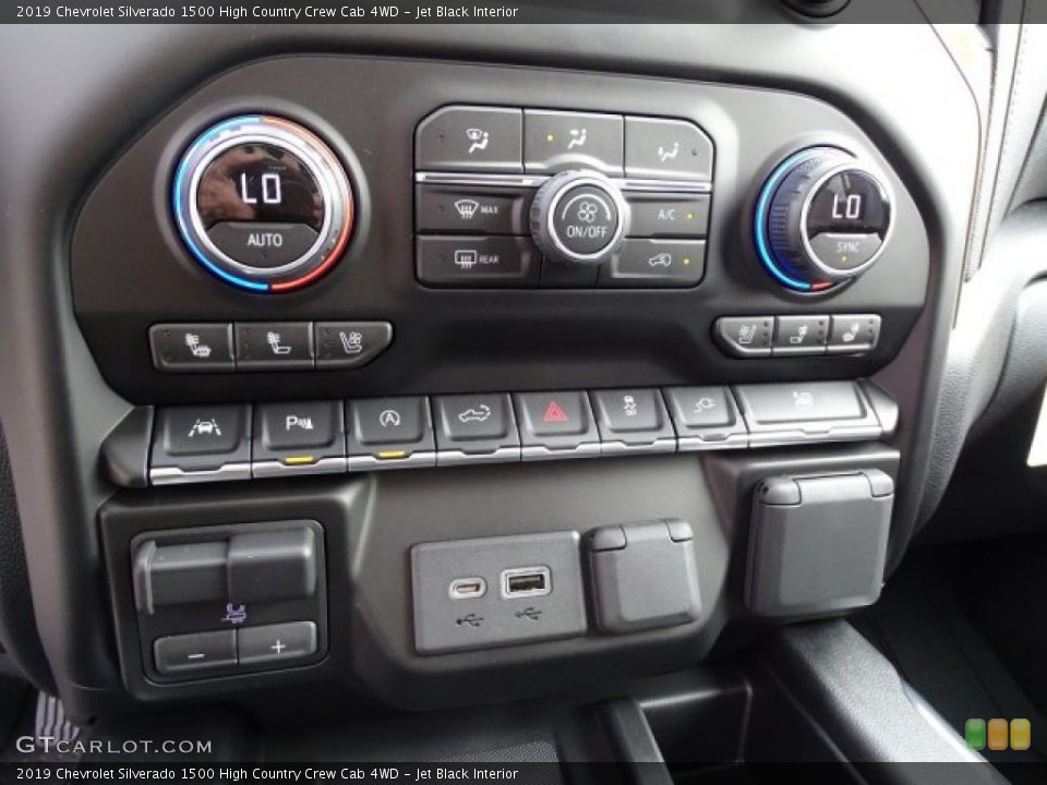 Jet Black Interior Controls for the 2019 Chevrolet Silverado 1500 High Country Crew Cab 4WD #131899082