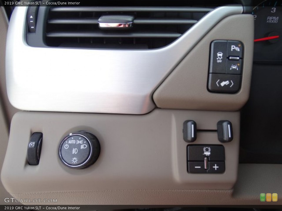 Cocoa/Dune Interior Controls for the 2019 GMC Yukon SLT #131977247