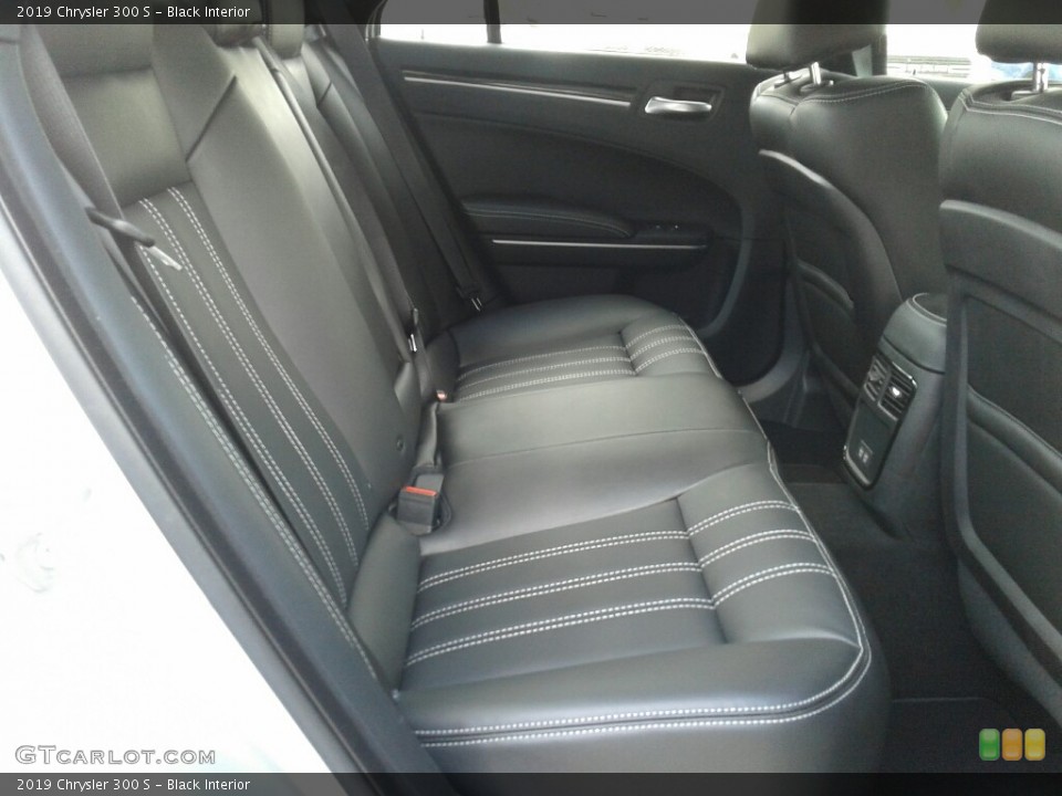 Black Interior Rear Seat for the 2019 Chrysler 300 S #132010901