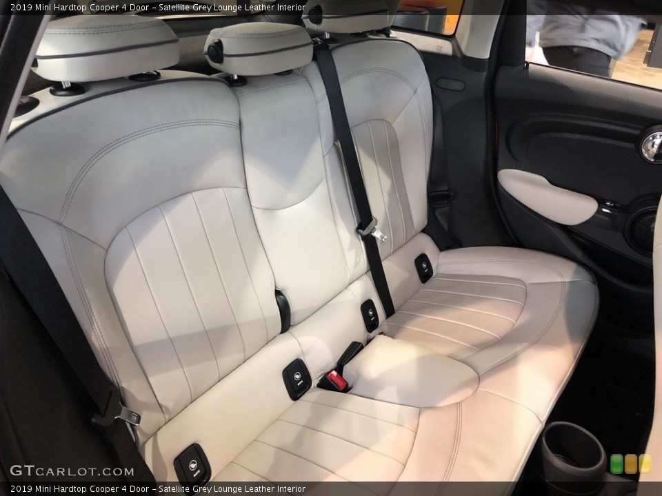 Satellite Grey Lounge Leather Interior Rear Seat for the 2019 Mini Hardtop Cooper 4 Door #132040017