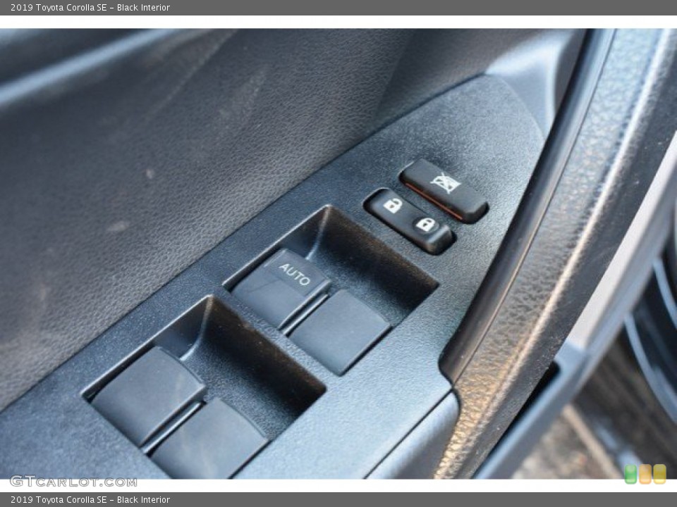 Black Interior Controls for the 2019 Toyota Corolla SE #132053796