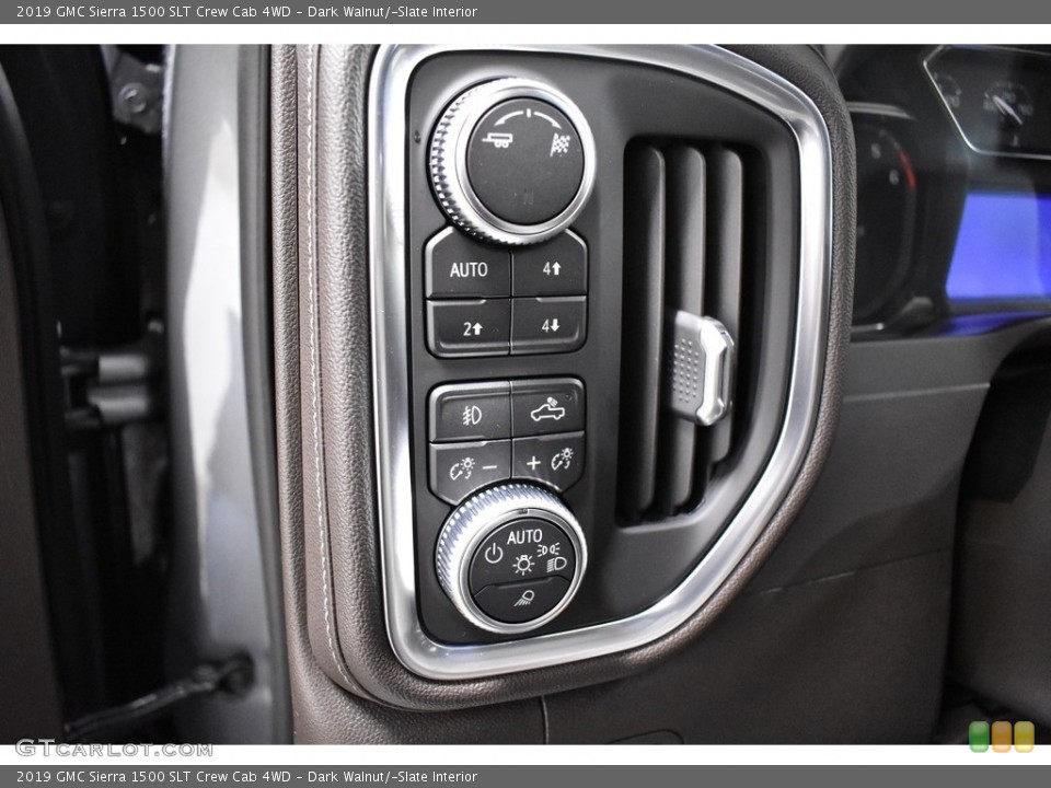 Dark Walnut/­Slate Interior Controls for the 2019 GMC Sierra 1500 SLT Crew Cab 4WD #132104115