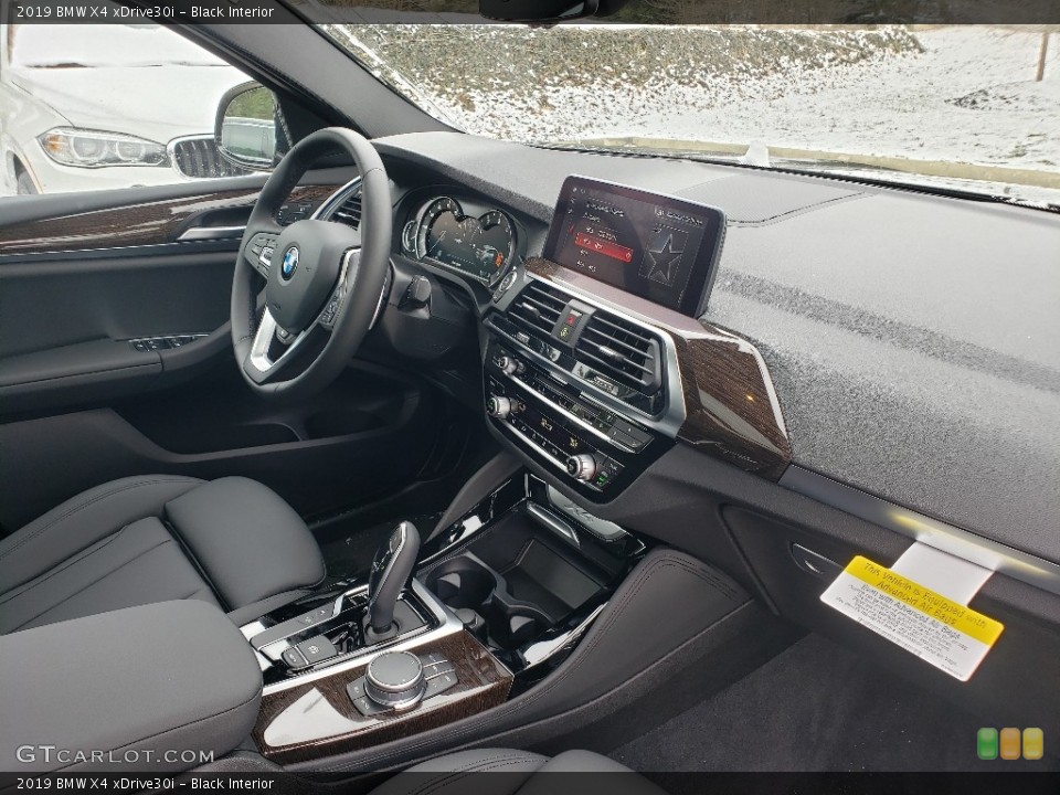 Black Interior Dashboard for the 2019 BMW X4 xDrive30i #132121339