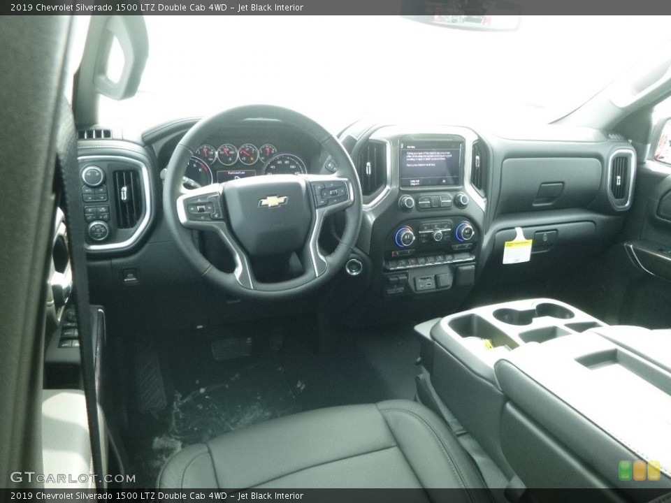 Jet Black Interior Dashboard for the 2019 Chevrolet Silverado 1500 LTZ Double Cab 4WD #132224905