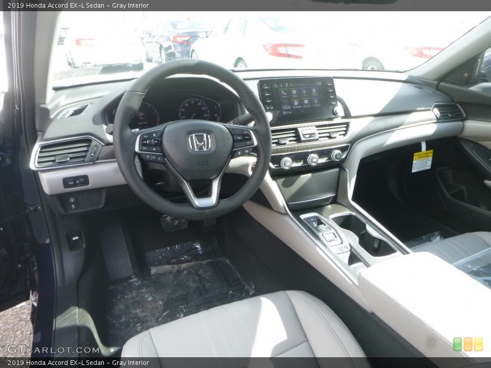 Gray Interior Photo for the 2019 Honda Accord EX-L Sedan #132233044