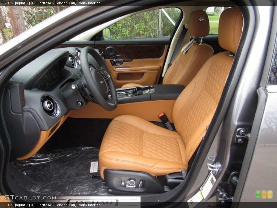 London Tan/Ebony Interior Photo for the 2019 Jaguar XJ XJL Portfolio #132236221