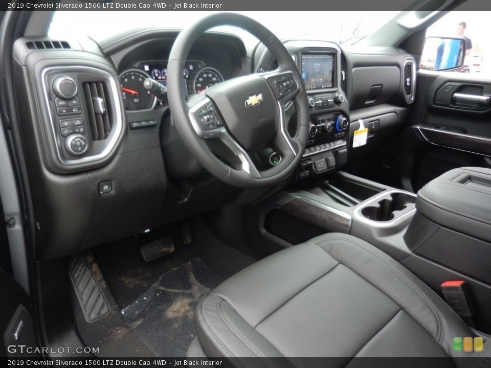 Jet Black Interior Dashboard for the 2019 Chevrolet Silverado 1500 LTZ Double Cab 4WD #132377158