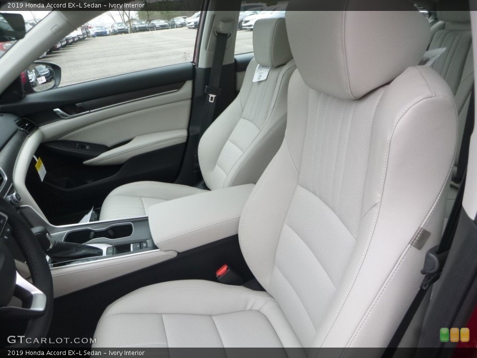 Ivory Interior Front Seat for the 2019 Honda Accord EX-L Sedan #132423039