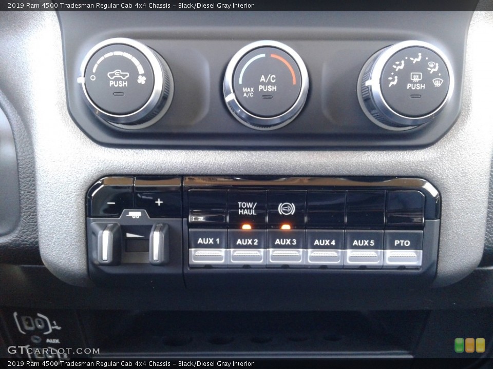 Black/Diesel Gray Interior Controls for the 2019 Ram 4500 Tradesman Regular Cab 4x4 Chassis #132568121