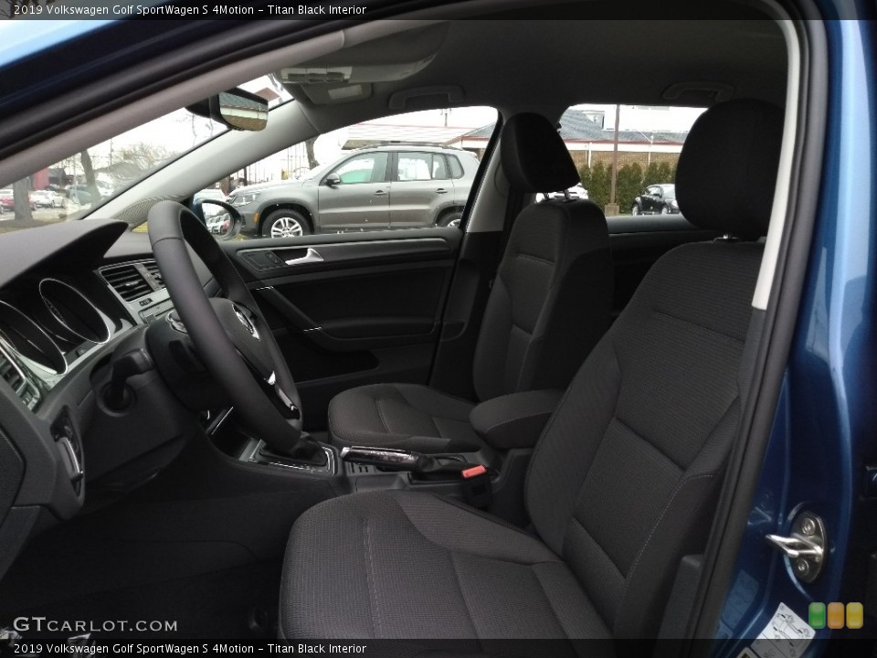 Titan Black Interior Photo for the 2019 Volkswagen Golf SportWagen S 4Motion #132588511
