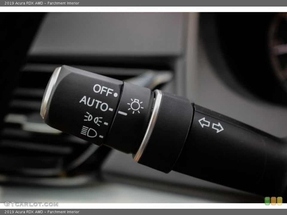 Parchment Interior Controls for the 2019 Acura RDX AWD #132611717