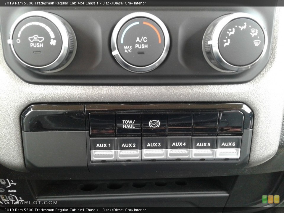 Black/Diesel Gray Interior Controls for the 2019 Ram 5500 Tradesman Regular Cab 4x4 Chassis #132613931
