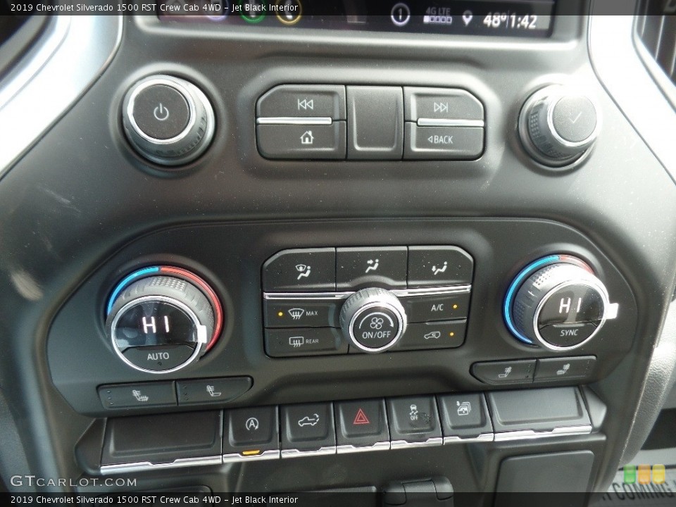 Jet Black Interior Controls for the 2019 Chevrolet Silverado 1500 RST Crew Cab 4WD #132714937