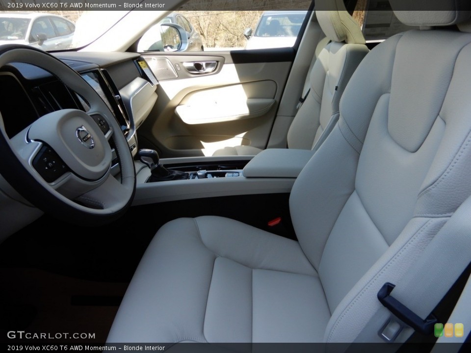 Blonde Interior Front Seat for the 2019 Volvo XC60 T6 AWD Momentum #132717370