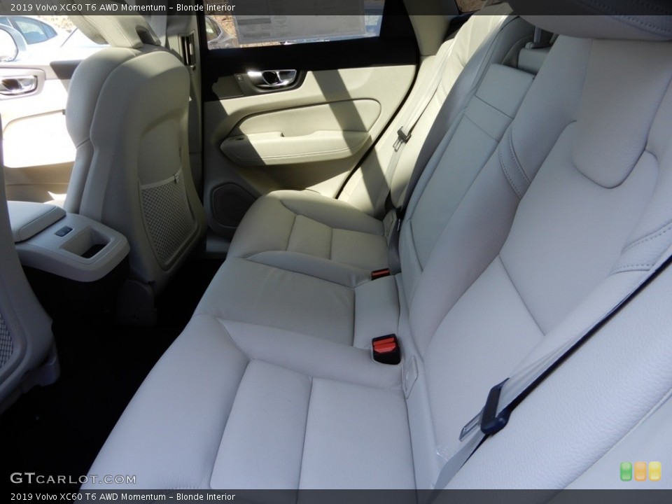 Blonde Interior Rear Seat for the 2019 Volvo XC60 T6 AWD Momentum #132717388