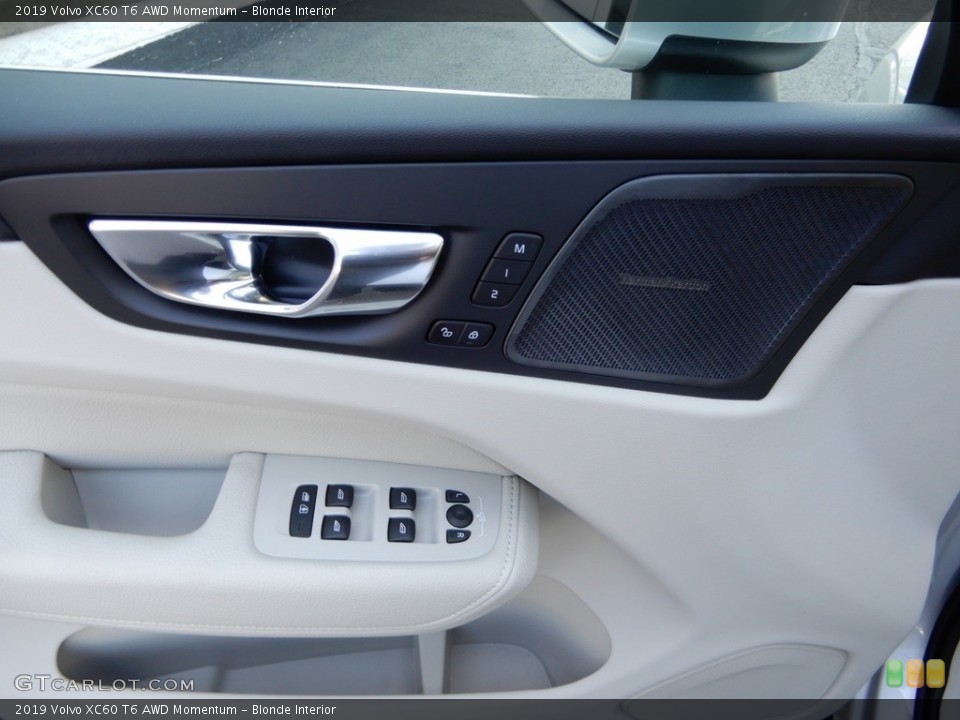 Blonde Interior Door Panel for the 2019 Volvo XC60 T6 AWD Momentum #132717427