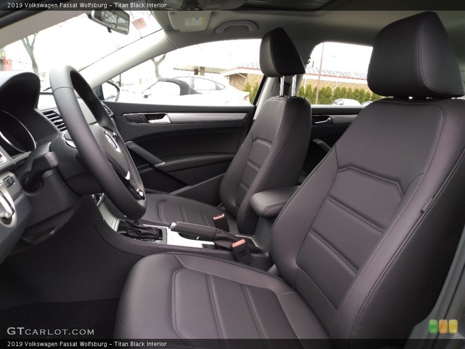 Titan Black Interior Photo for the 2019 Volkswagen Passat Wolfsburg #132796052