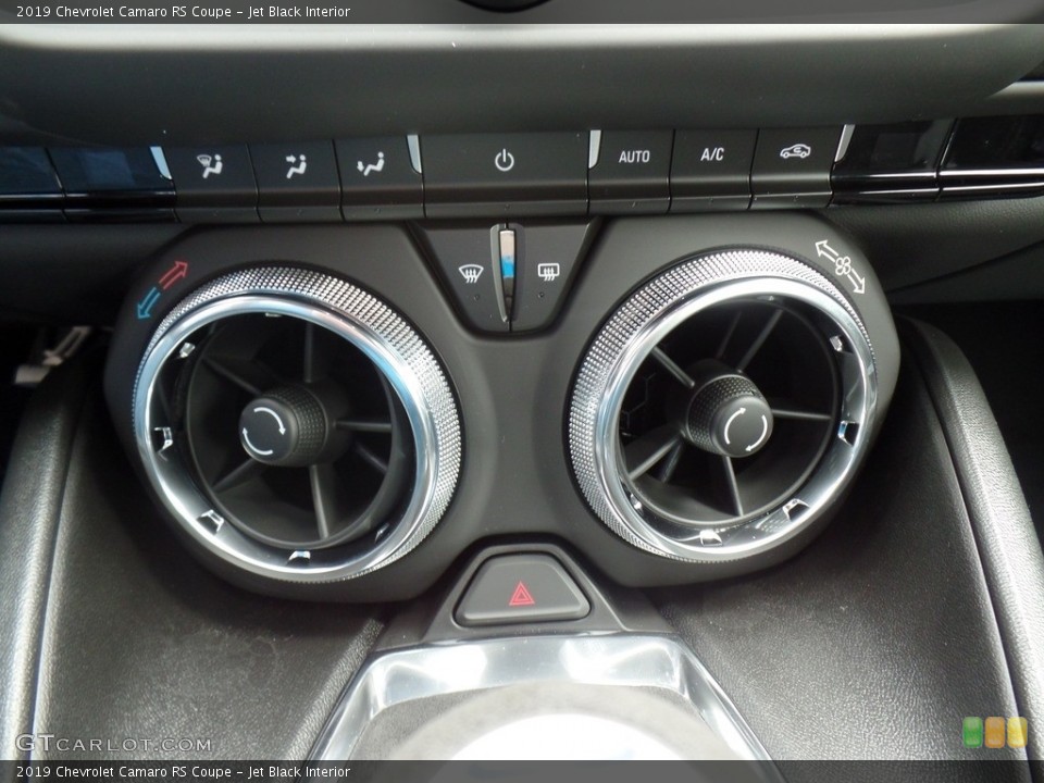 Jet Black Interior Controls for the 2019 Chevrolet Camaro RS Coupe #132838084