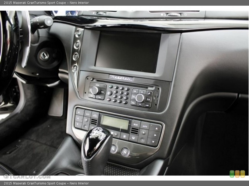 Nero Interior Controls for the 2015 Maserati GranTurismo Sport Coupe #132841560