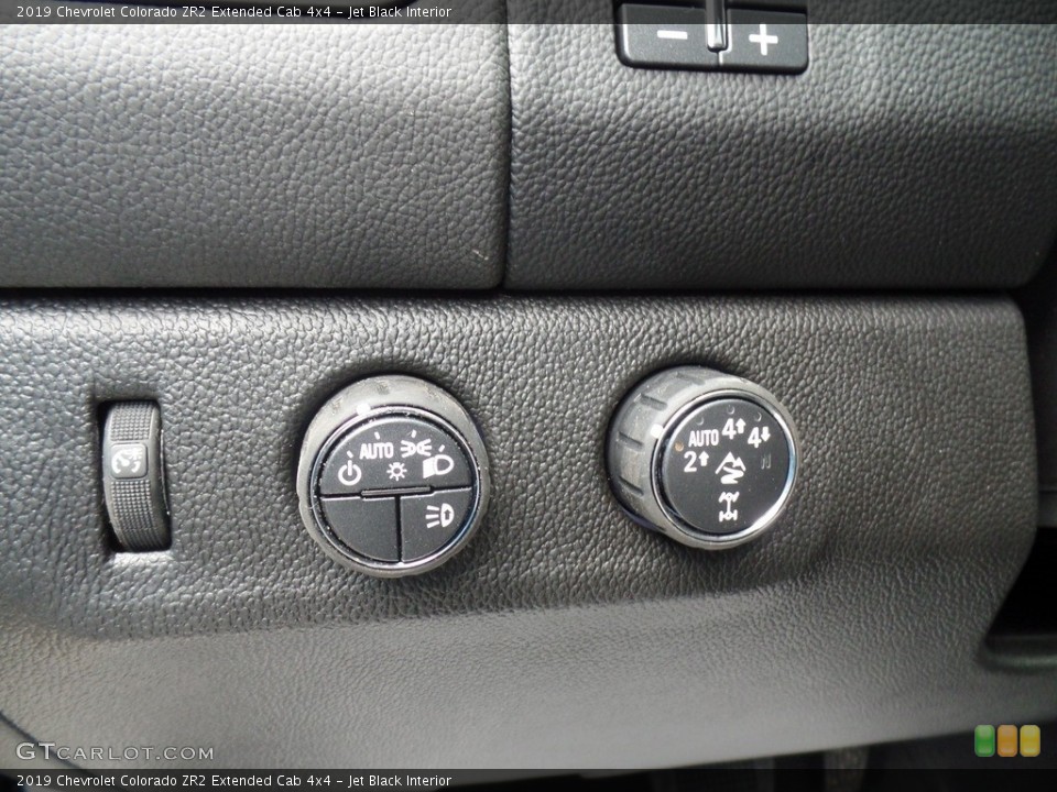 Jet Black Interior Controls for the 2019 Chevrolet Colorado ZR2 Extended Cab 4x4 #132895607