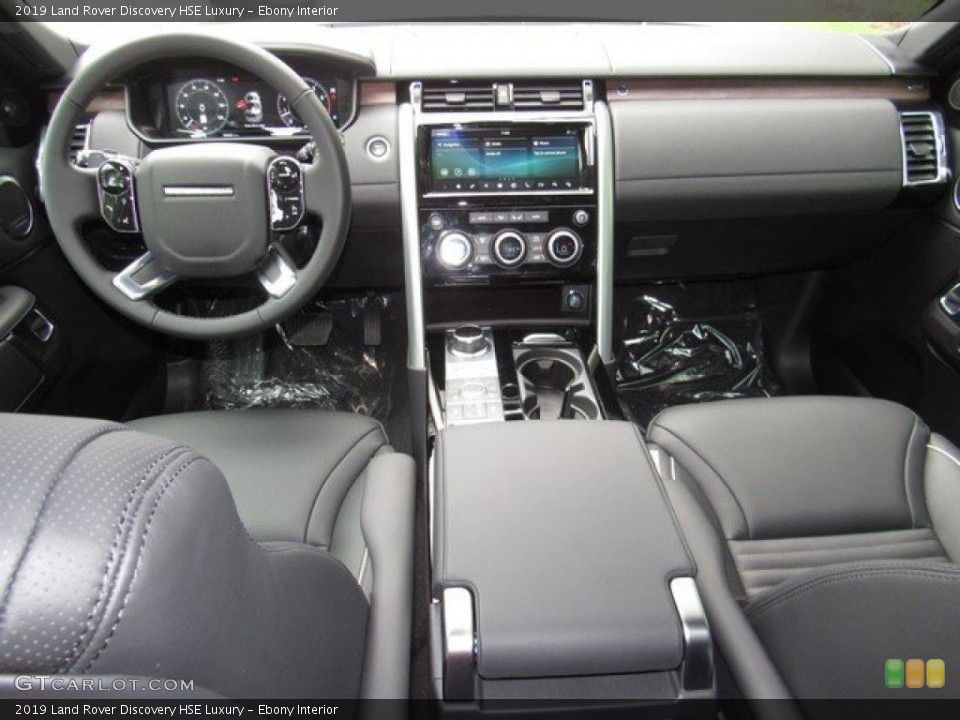 Ebony Interior Dashboard for the 2019 Land Rover Discovery HSE Luxury #132931992