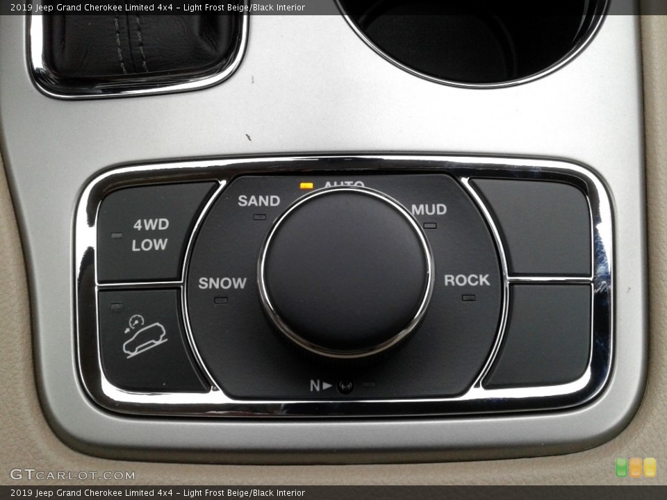 Light Frost Beige/Black Interior Controls for the 2019 Jeep Grand Cherokee Limited 4x4 #132975509