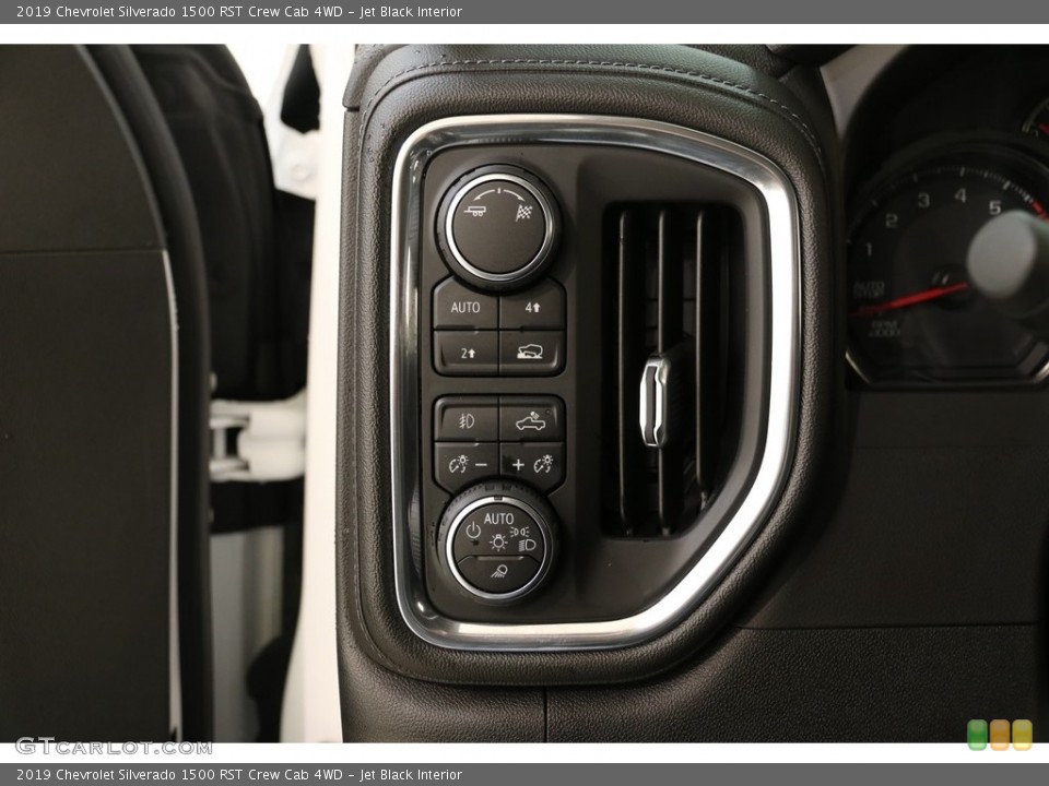 Jet Black Interior Controls for the 2019 Chevrolet Silverado 1500 RST Crew Cab 4WD #133021533