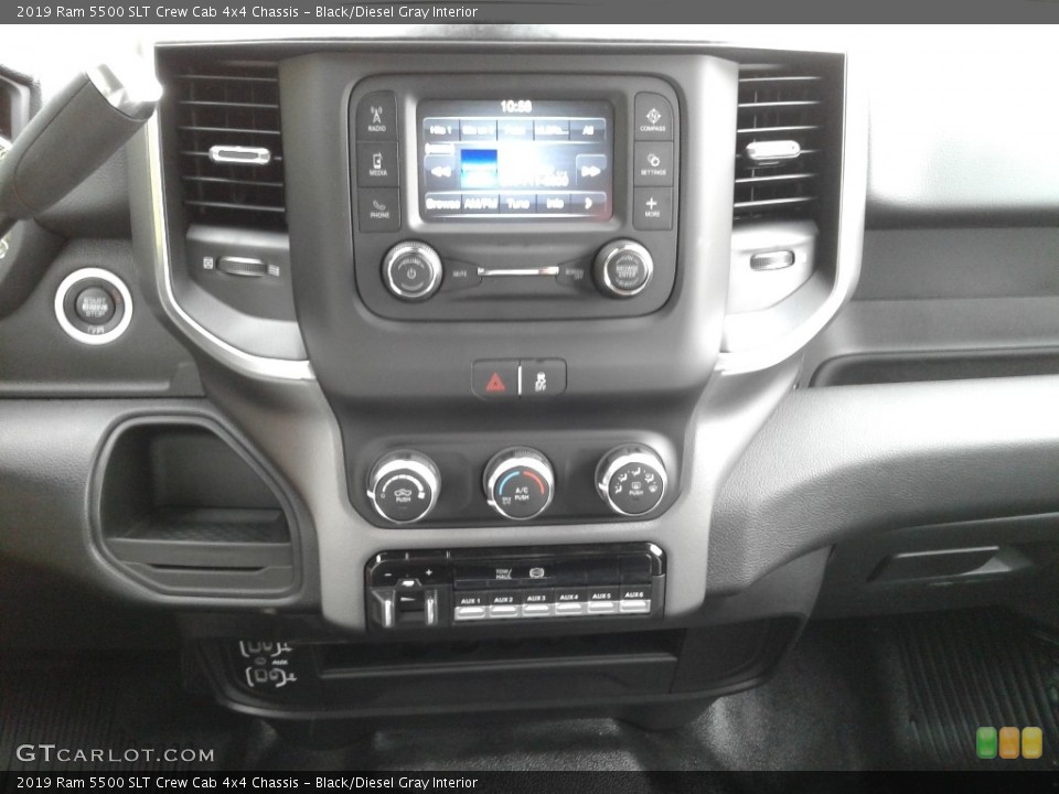 Black/Diesel Gray Interior Controls for the 2019 Ram 5500 SLT Crew Cab 4x4 Chassis #133060782