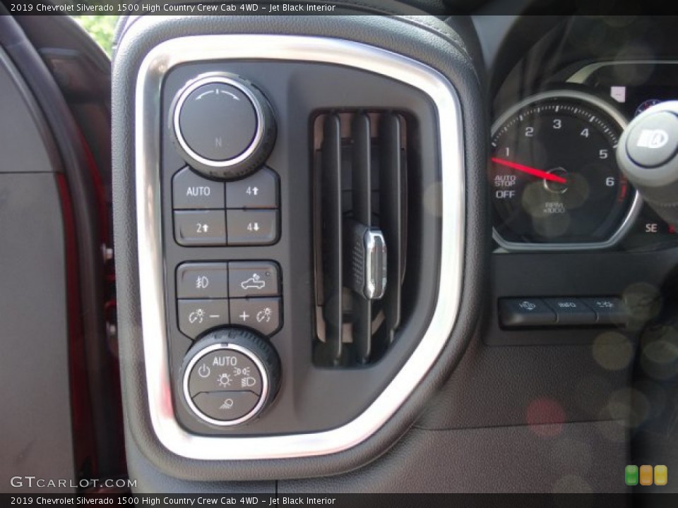 Jet Black Interior Controls for the 2019 Chevrolet Silverado 1500 High Country Crew Cab 4WD #133097676