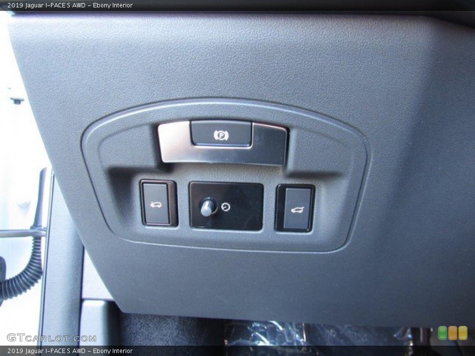Ebony Interior Controls for the 2019 Jaguar I-PACE S AWD #133106239