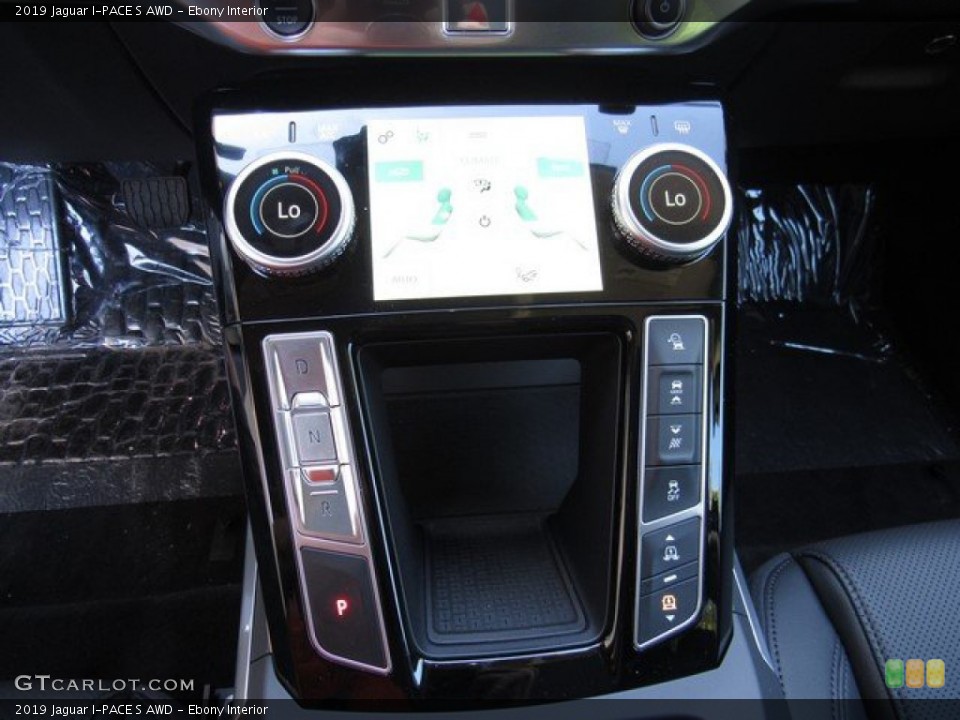 Ebony Interior Controls for the 2019 Jaguar I-PACE S AWD #133106332