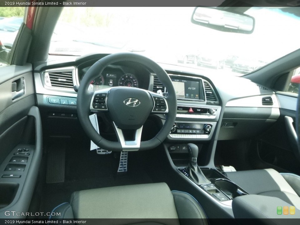 Black Interior Photo for the 2019 Hyundai Sonata Limited #133111052