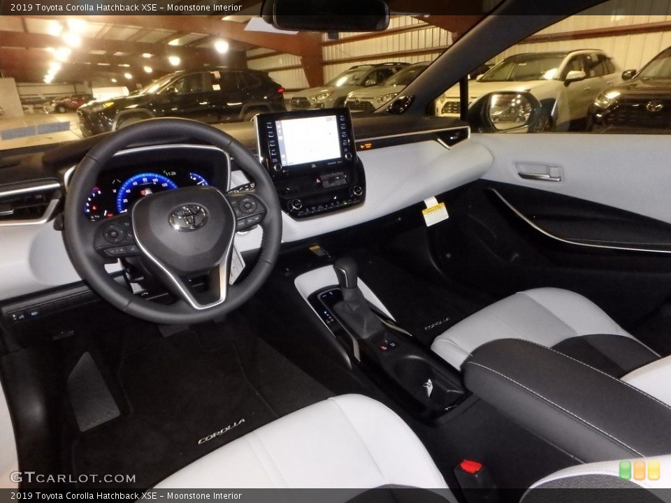 Moonstone Interior Photo for the 2019 Toyota Corolla Hatchback XSE #133133285