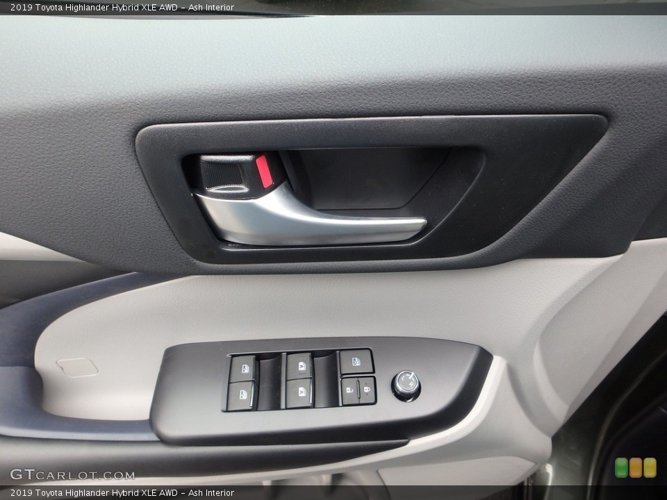 Ash Interior Door Panel for the 2019 Toyota Highlander Hybrid XLE AWD #133134206