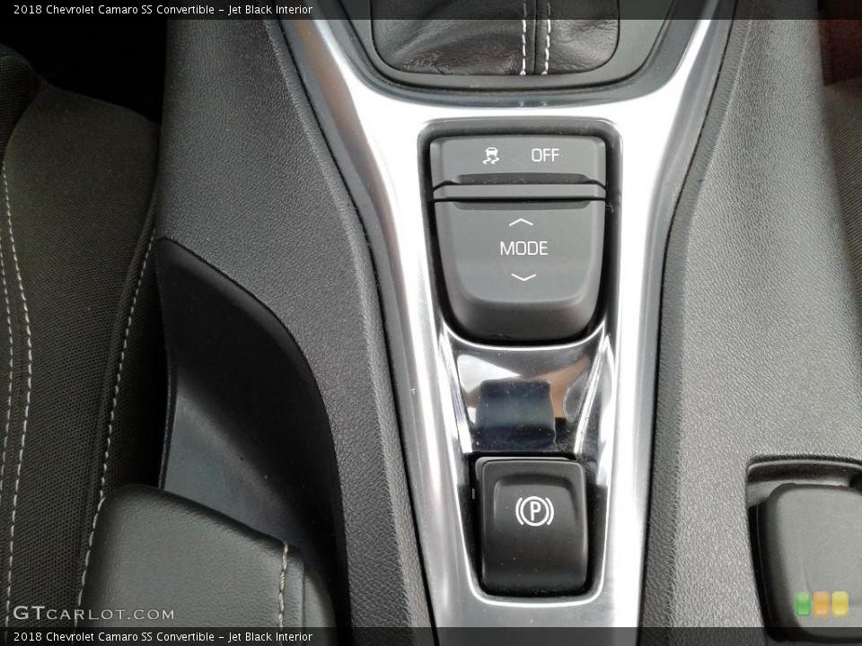 Jet Black Interior Controls for the 2018 Chevrolet Camaro SS Convertible #133134479