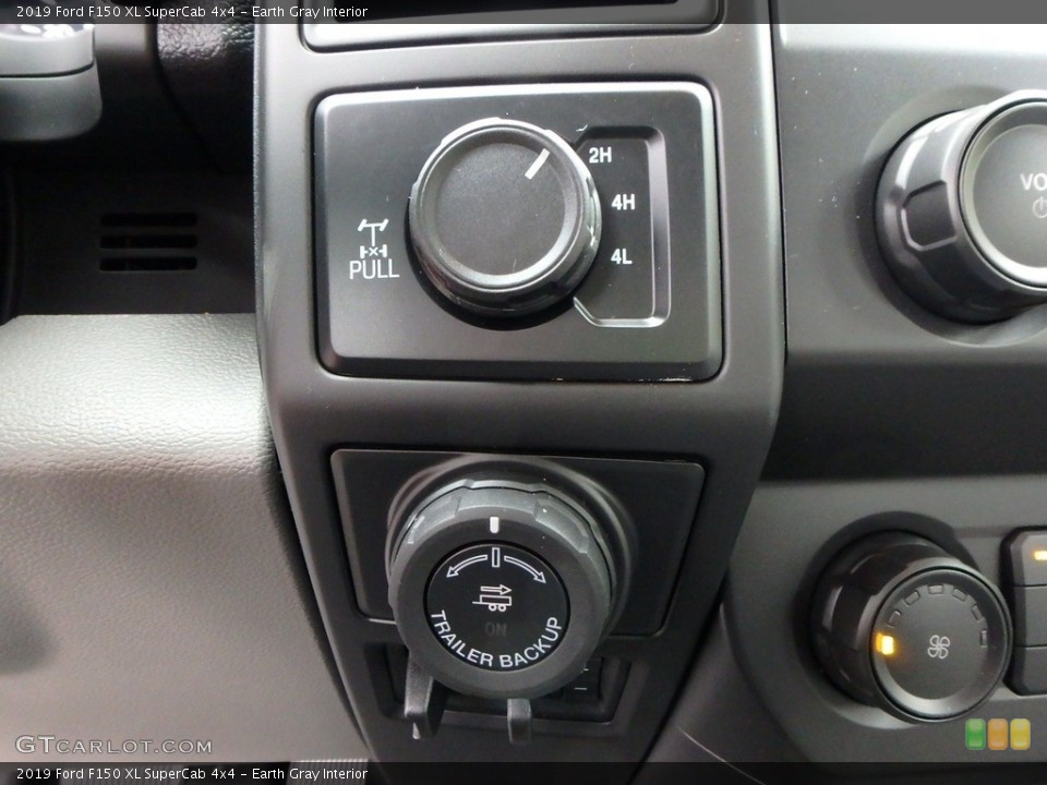 Earth Gray Interior Controls for the 2019 Ford F150 XL SuperCab 4x4 #133134803