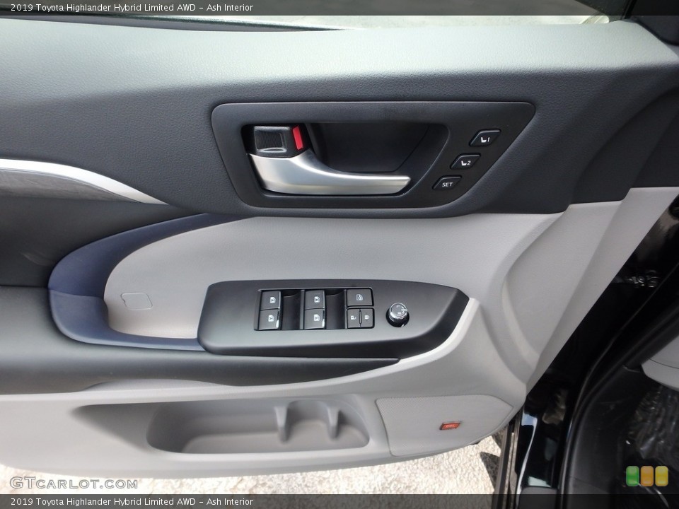 Ash Interior Door Panel for the 2019 Toyota Highlander Hybrid Limited AWD #133136177