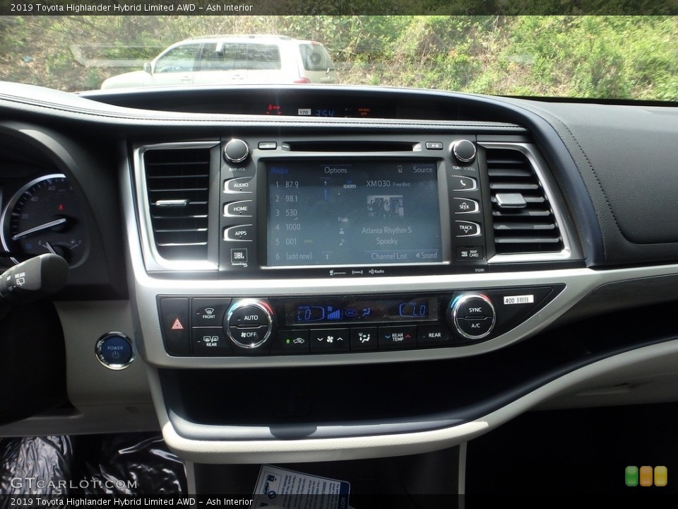 Ash Interior Controls for the 2019 Toyota Highlander Hybrid Limited AWD #133136282