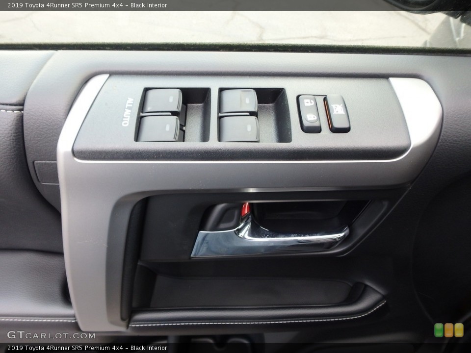 Black Interior Controls for the 2019 Toyota 4Runner SR5 Premium 4x4 #133136693