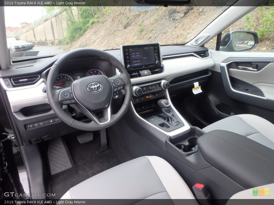 Light Gray Interior Photo for the 2019 Toyota RAV4 XLE AWD #133138040