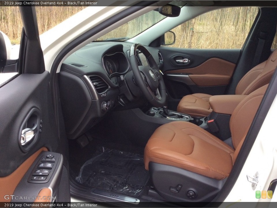 Black/Tan Interior Photo for the 2019 Jeep Cherokee Overland 4x4 #133138472