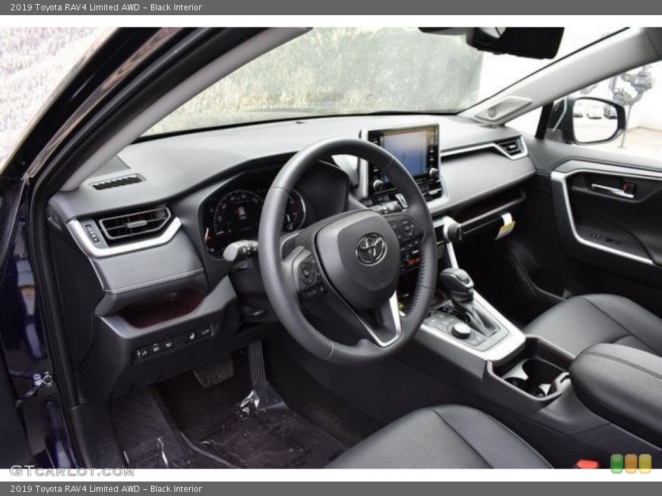 Black Interior Photo for the 2019 Toyota RAV4 Limited AWD #133148171